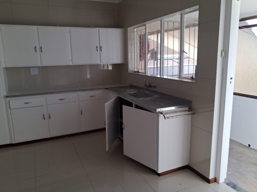 To Let 2 Bedroom Property for Rent in Southernwood Eastern Cape